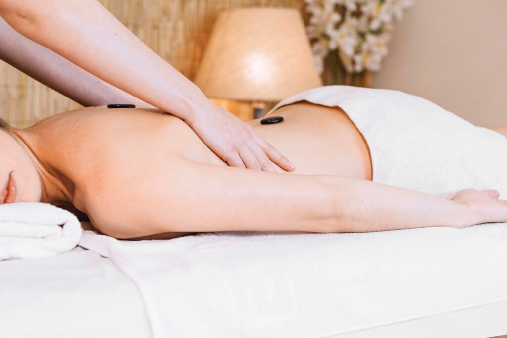 Ambiente acolhedor para Massagem Naturista no Royal Therapy Spa.